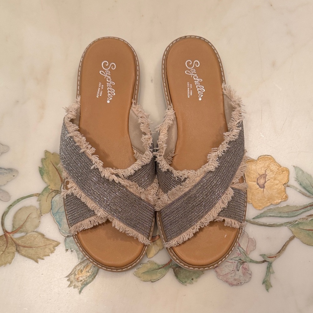 Seychelles Gray and Cream Beaded Frayed Slide Sandals